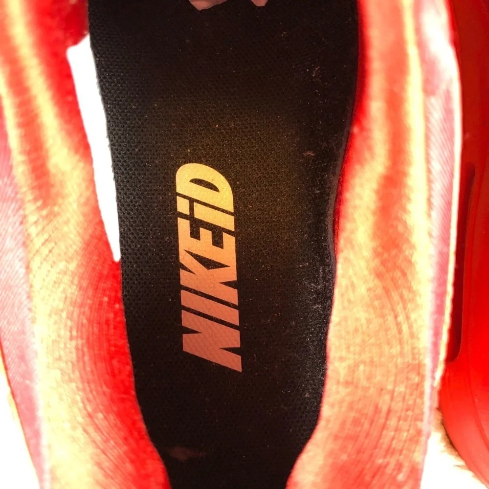 Nike Air Max Men’s: 6.5 Woman’s: 8